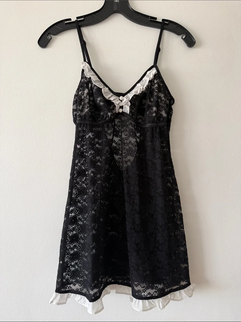 In Bloom by Jonquil Black Lace Ruffle Babydoll Chemise Nightgown Vintage Vibe